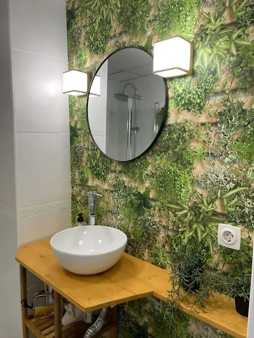 Oasis Plus Seville